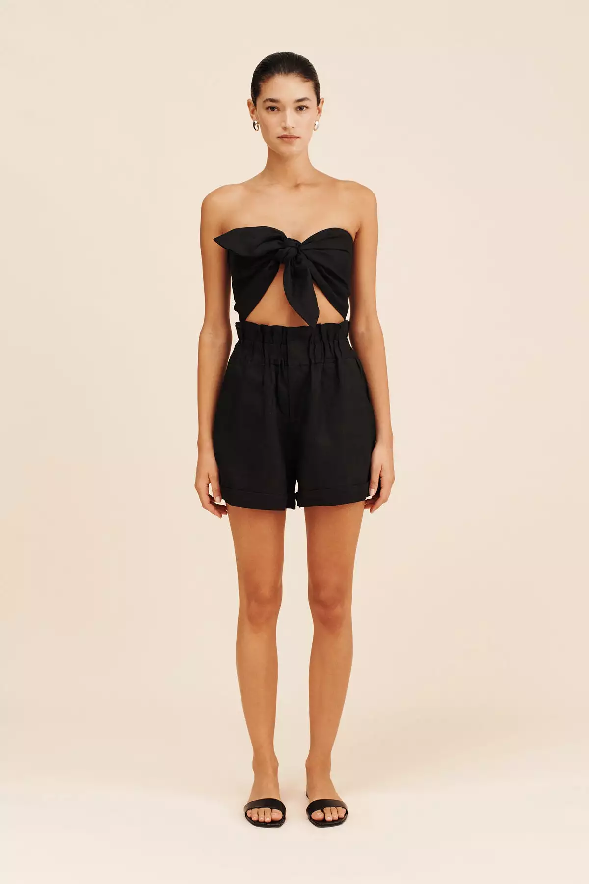 DUCKY SHORT - BLACK