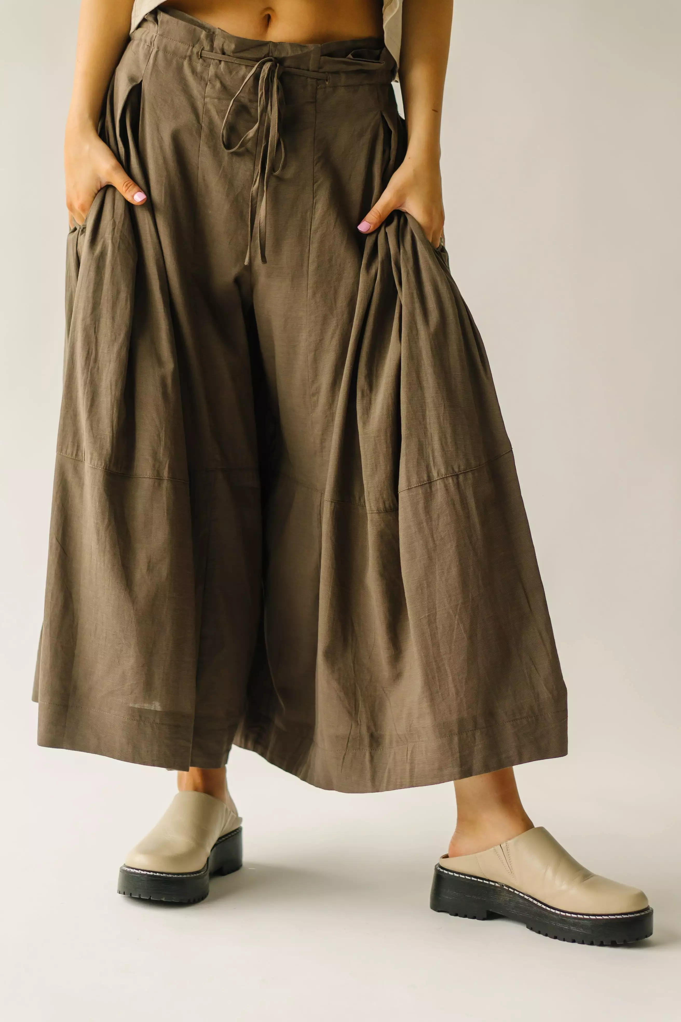 The Melhart Wide Leg Pant in Brown