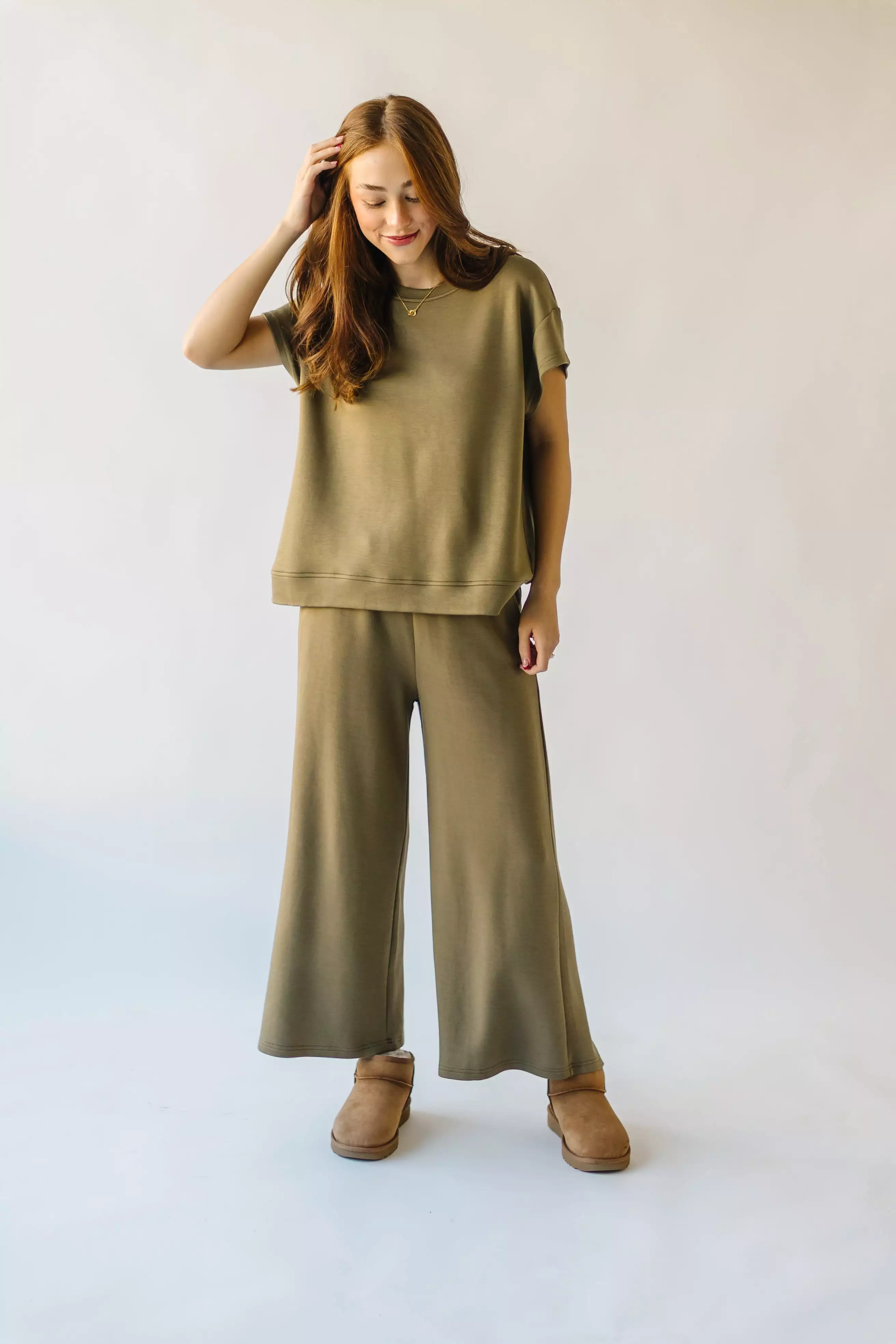 The Ronnie Basic Wide Leg Pant in Olive