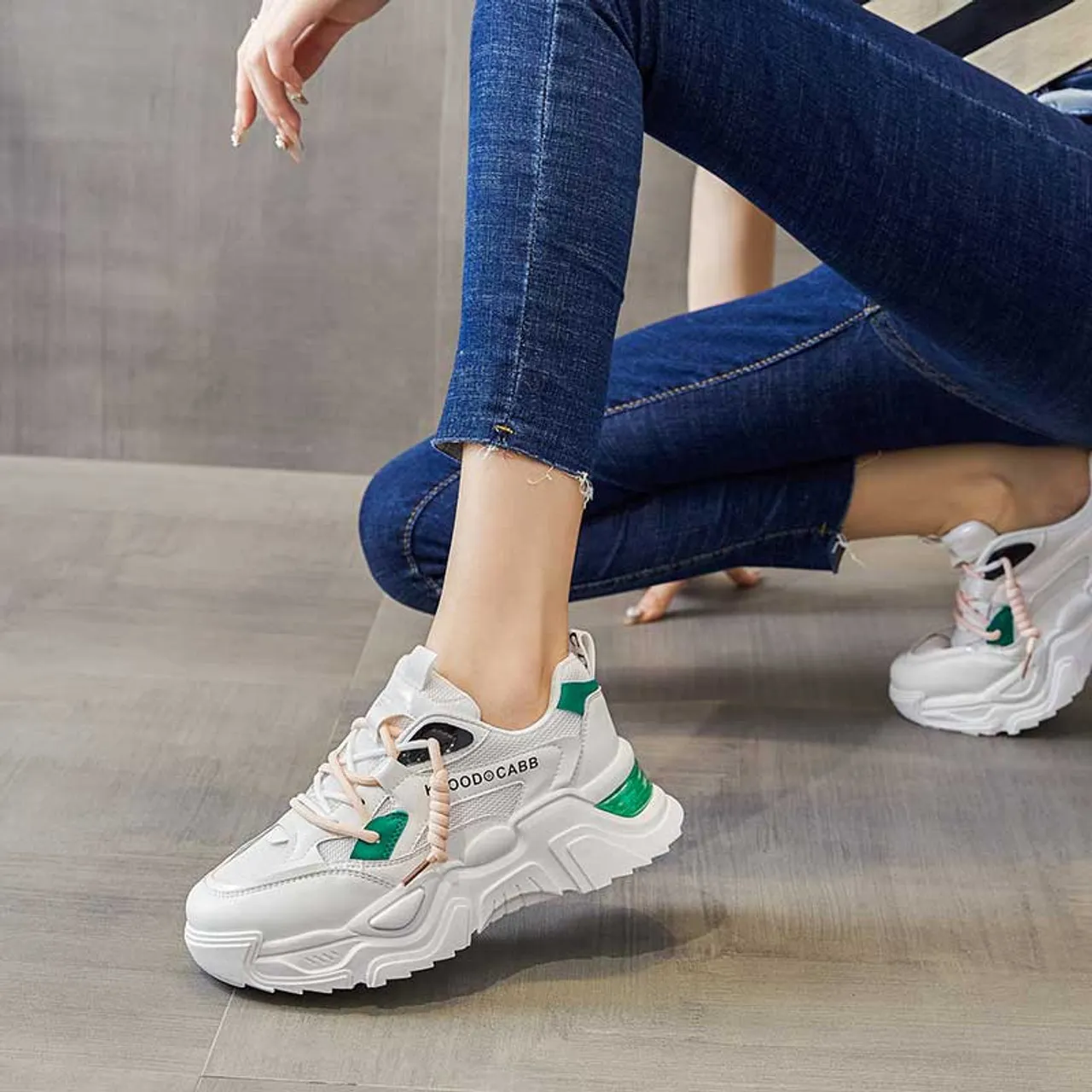 White casual letter print pattern shoe sneaker