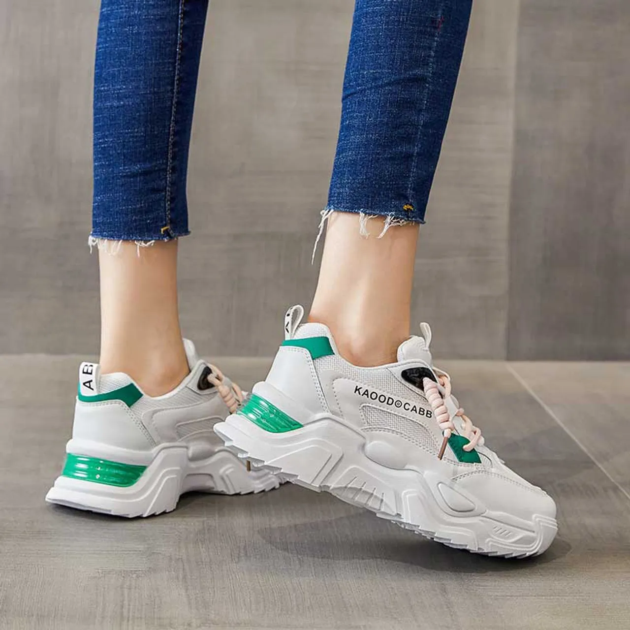 White casual letter print pattern shoe sneaker